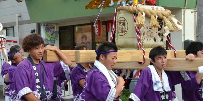 ディープな観光体験！神輿の担ぎ手になれる！