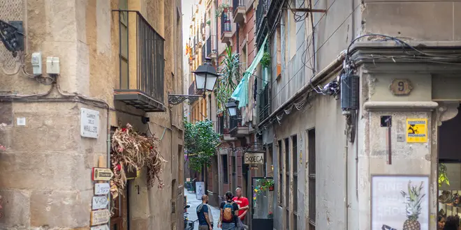 バルセロナのゴシック地区（旧市街）をお散歩しながらグルメを満喫