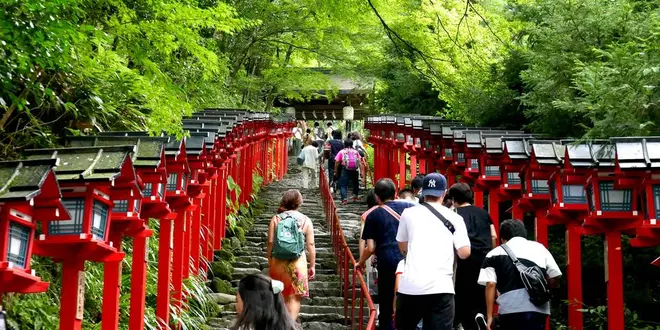 京都鞍馬から山越えで貴船に降り、川床初体験