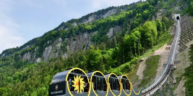 【スイス🇨🇭】Stoos(シュトース) 最高勾配110‰のドラム形ケーブルカーで行く旅