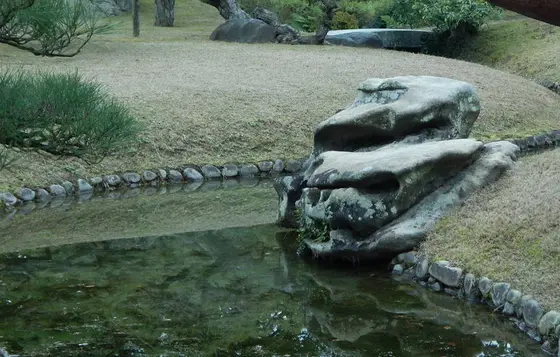 見返り獅子