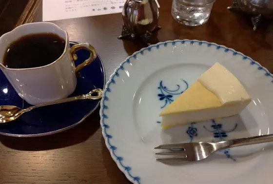 さっぱりとした「レアチーズケーキ」