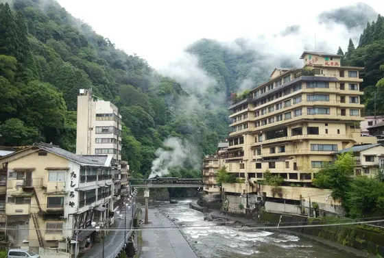 0967−48−0206(観光協会) 0967−48−0506(旅館組合)