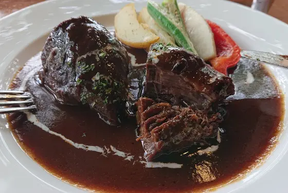 牛肉のブルーベリーワイン煮