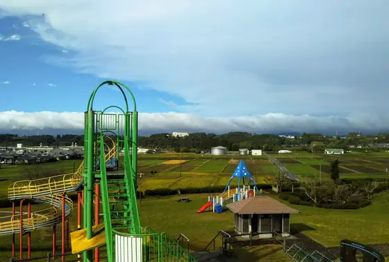上米公園の遊具と景色
