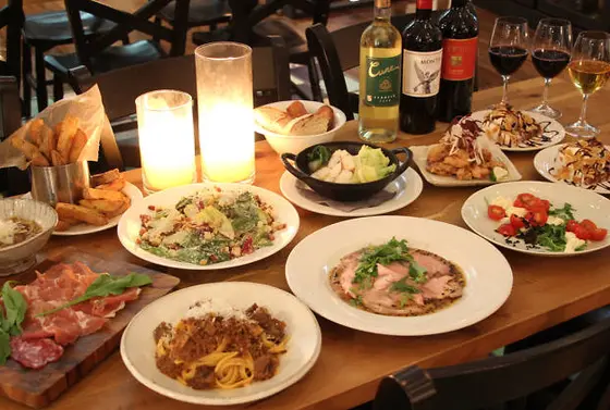 ランチ、カフェ、ディナーでメニューが変わります。