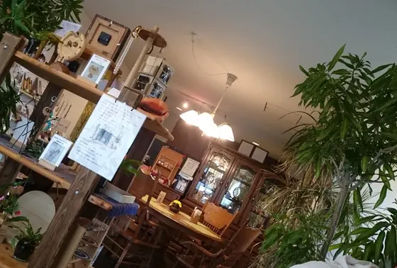 正面は大テーブル