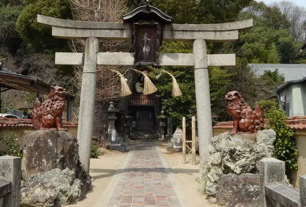 天津神社