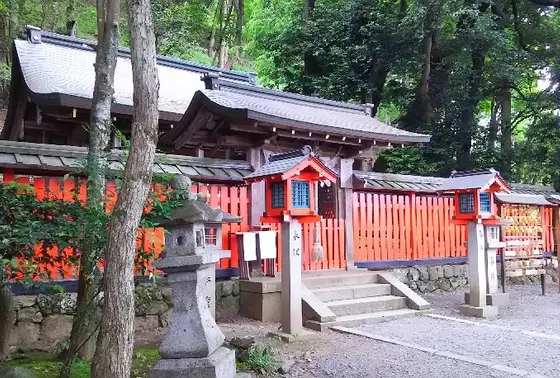 2柱の神さまが並んで鎮座