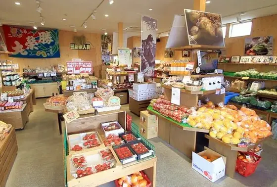 地元の野菜や魚や特産品が安い！