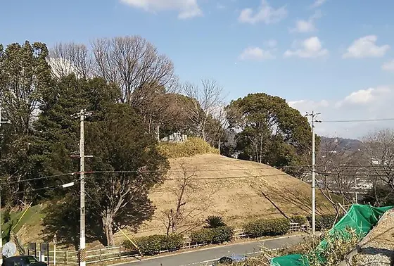 小山