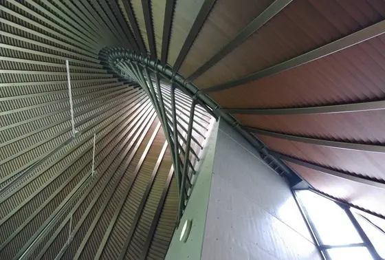 吊り屋根構造１