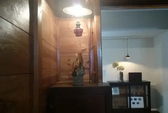 古い蔵を使った趣のある店内