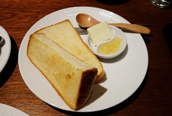 ポワンタージュのパン