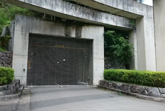 発電所内部車両入口