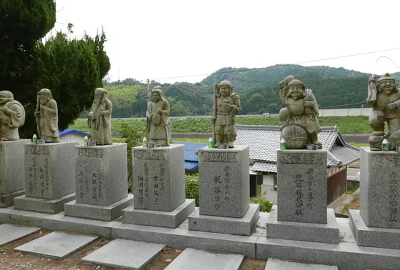 七福神が並んでいる