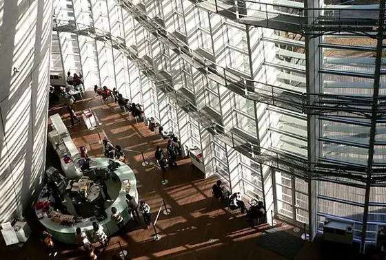 美術館内にはすてきなカフェが！