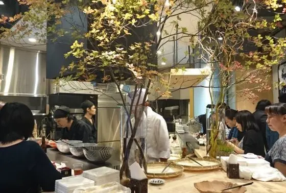 スタイリッシュな店内