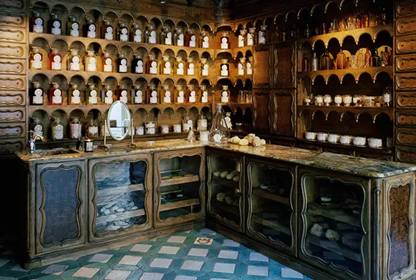 Officine Universelle Buly 1803