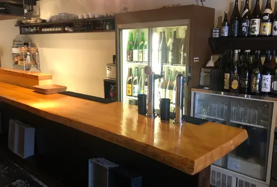 １階立ち飲みカウンター