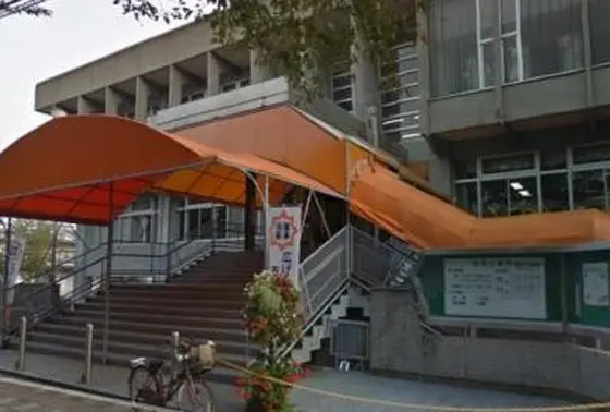 盛岡市立図書館。