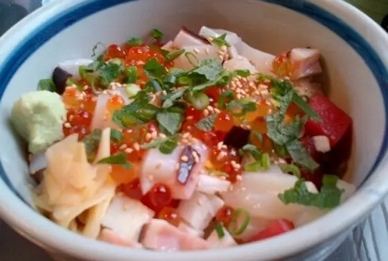 おすすめは北かつ・まぐろ屋の海鮮丼