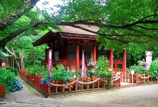 恋神社（東殿）