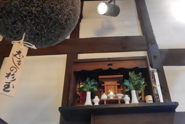 神棚には…