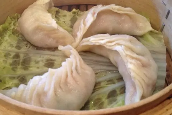 絶品の蒸し餃子。