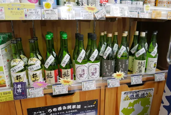 地酒もズラリ