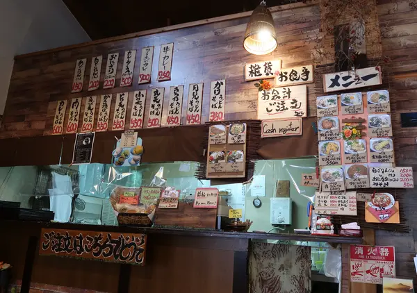 めん処 つかさ屋 店内