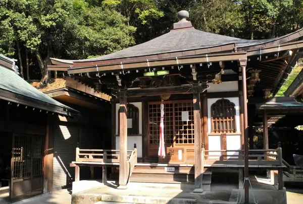 金亀地蔵尊