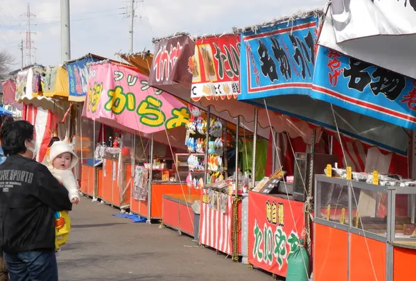 周囲には店も出てます