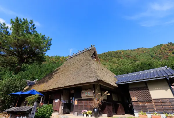 かやぶき古民家でほっとひと息