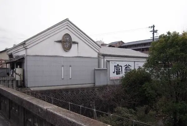 白い蔵がステキ