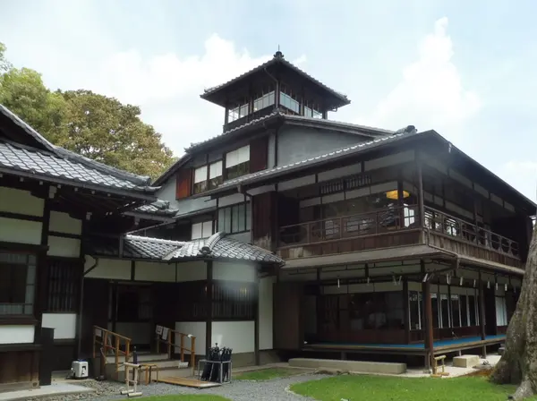 ４階建てに見える