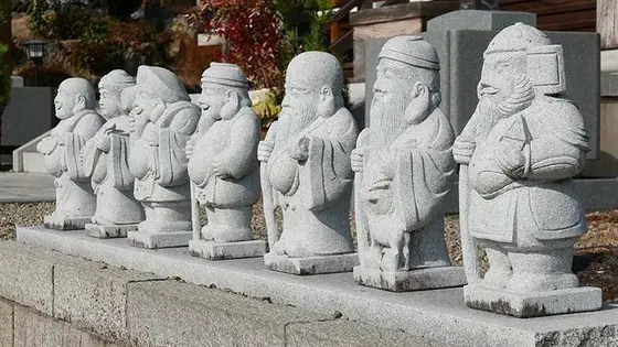 ズラリ並ぶ七福神