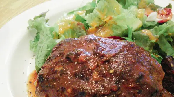 近江牛のうまみがつまったハンバーグ