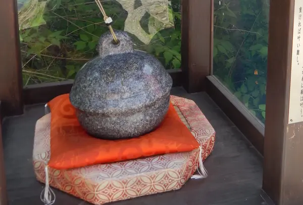 鈴型の重軽石