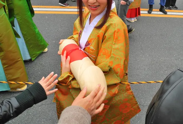 ご神体ガールズも