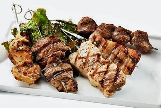 夜は改札を出ないで肉、肉、肉の肉三昧！