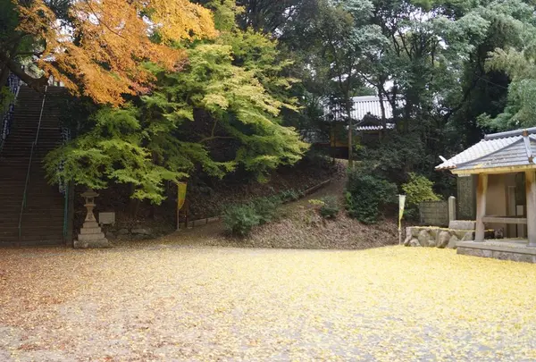 岩上神社