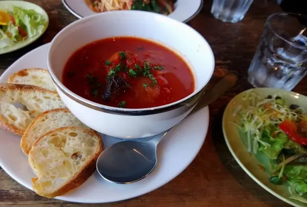 ビールを片手にカレーは最高
