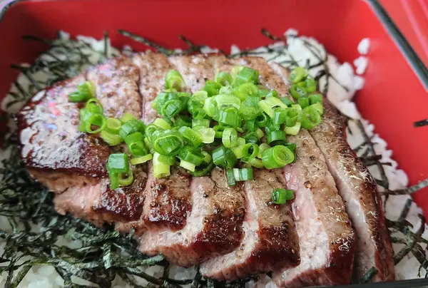 No1. 甲州ワインステーキ重　1410円