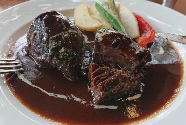 牛肉のブルーベリーワイン煮