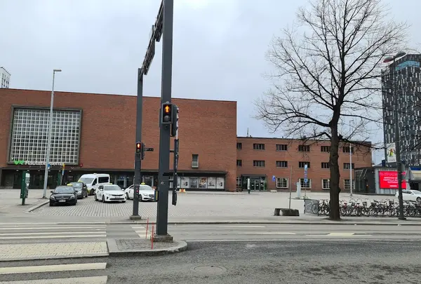 タンペレ中央駅 - Tampereen Rautatieasema