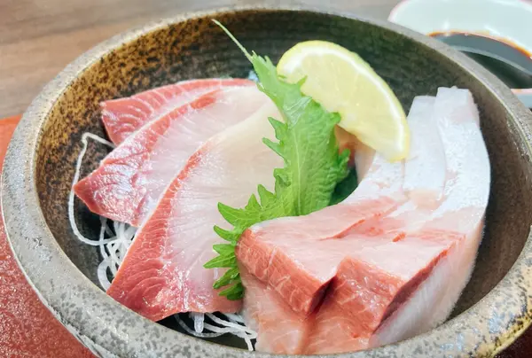 JF北灘さかな市　「北灘漁協直送 とれたて食堂」