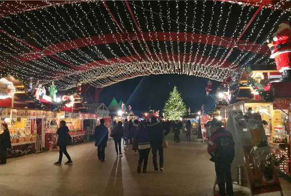 横浜赤レンガ　クリスマスマーケット