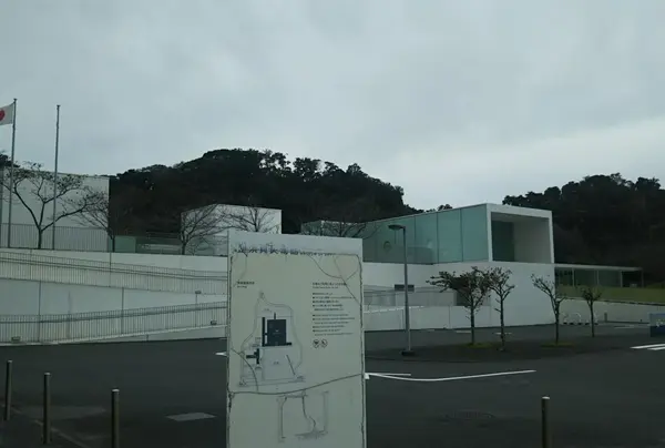 横須賀美術館
