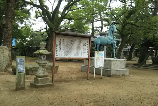 工楽松右衛門像
